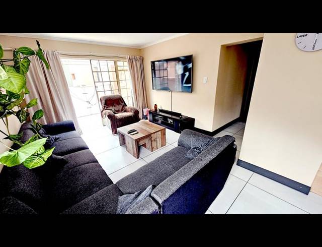 2 BEDROOM APARTMENT FOR SALE IN CASTLEVIEW